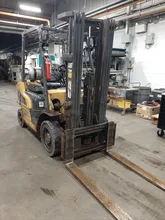 CAT GP25N Forklifts | Oak Bay Marketing (1)