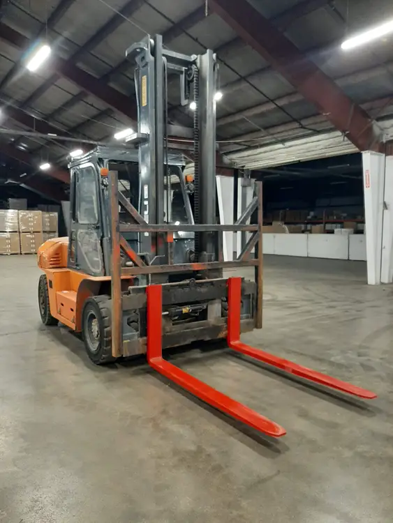 HELI CPCD70 Forklifts | Oak Bay Marketing